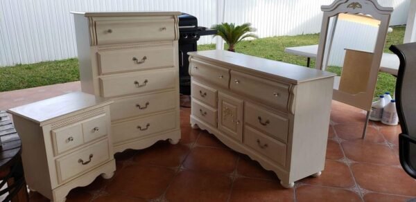 Set includes dresser, mirror, chest, nightstand and headboard - Image 4